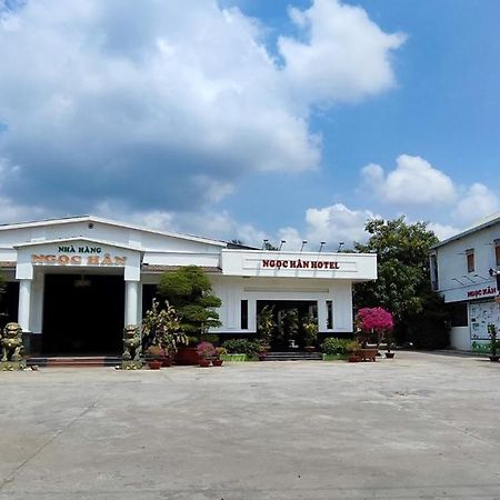 Khach San Ngoc Han Ap Vinh Phu Bagian luar foto