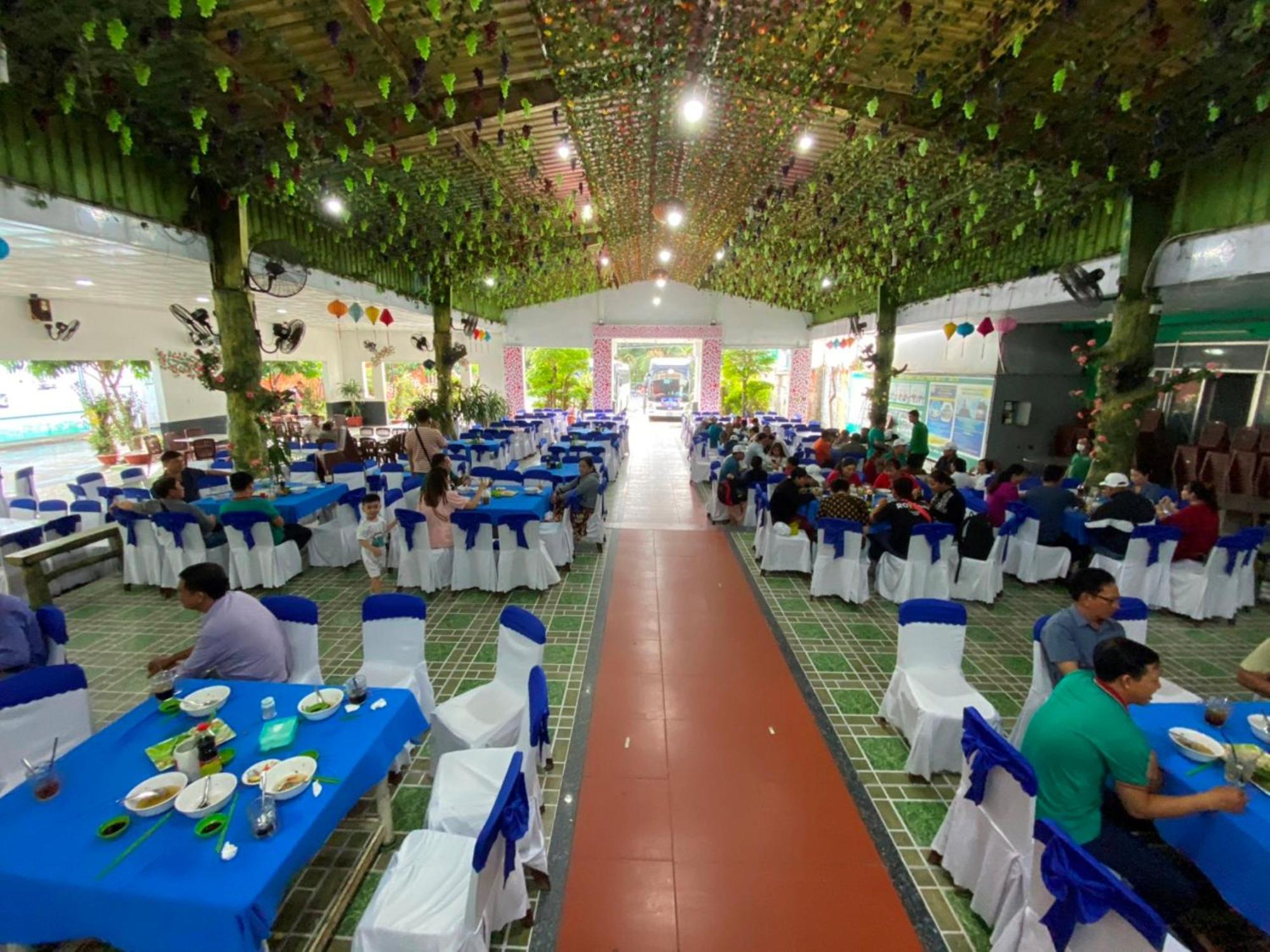 Khach San Ngoc Han Ap Vinh Phu Bagian luar foto